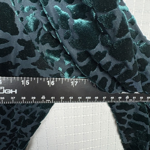 Calvin Klein Velvet Burnout Faux Wrap Dress Womens 6 Party Holiday Event NYE - Picture 4 of 9